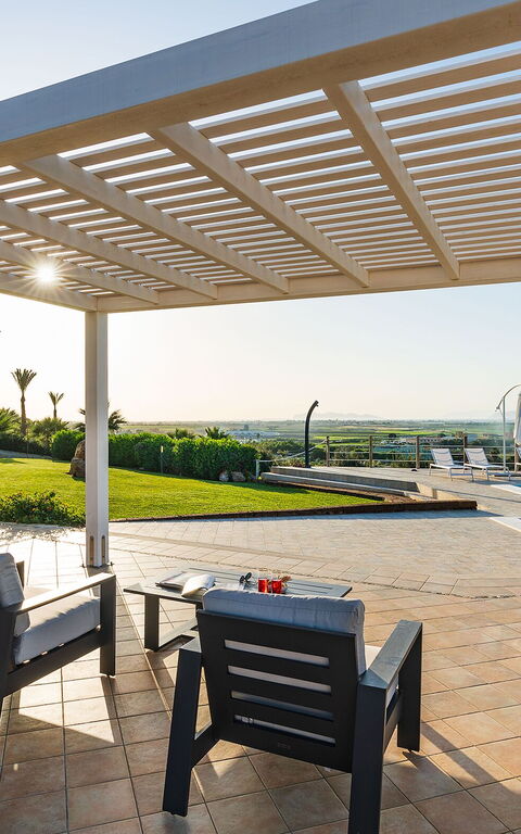 Villa Cielo: Balkon / terras / patio, Buitenshuis