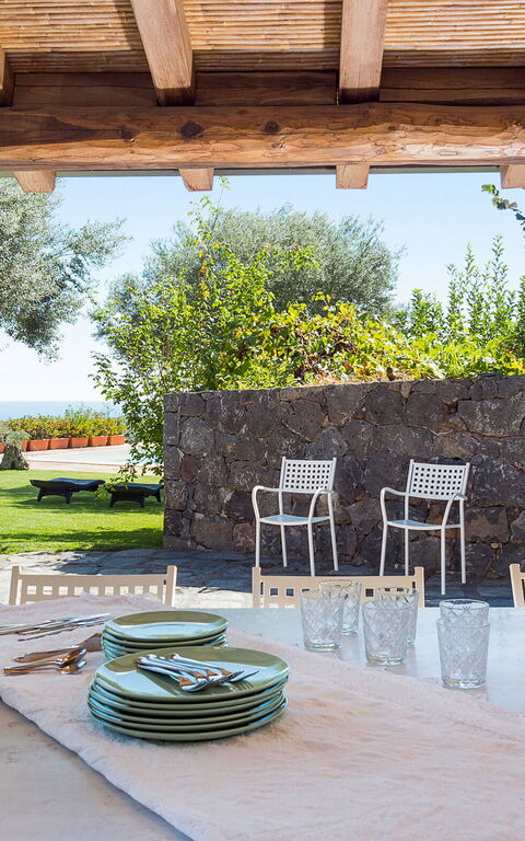 Villa Mila: Balkon / terras / patio, Buitenkanten, Buitenshuis