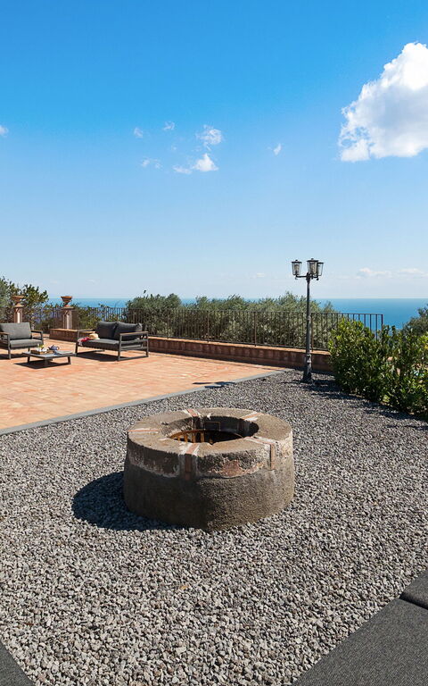 Villa Mila: Balkon / terras / patio, Buitenkanten, Buitenshuis