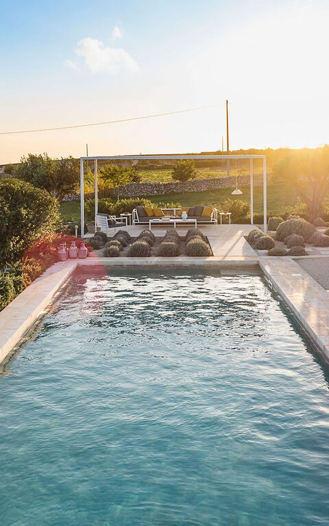 Villa Hybla: Buitenshuis, zwembad