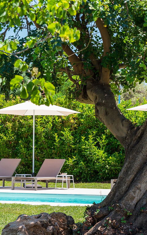 Villa Girasole: Buitenshuis