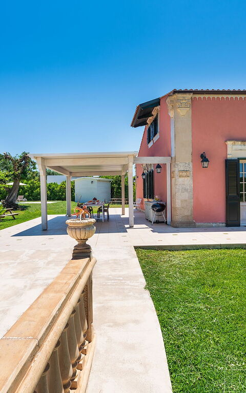 Villa Girasole: Buitenkanten, Tuin