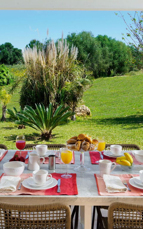 Villa Girasole: Balkon / terras / patio, Tuin