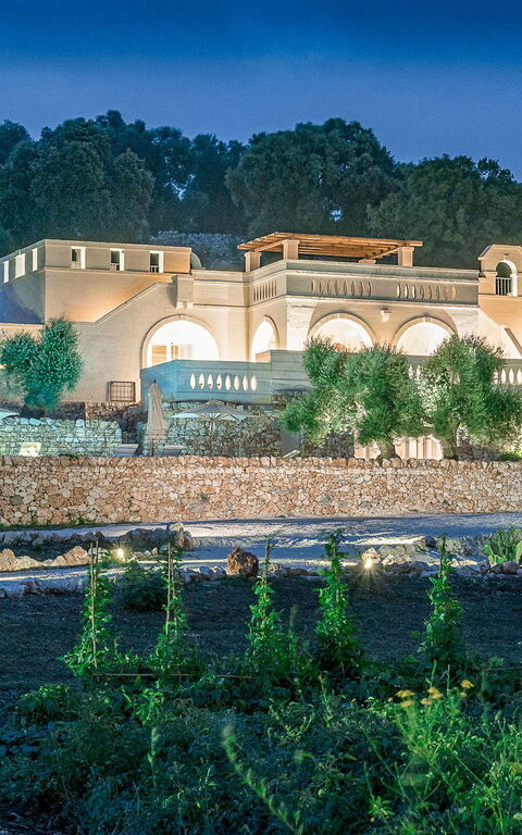 La Residenza - Corte Dei Messapi: Buitenkanten, Buitenshuis, Keer bekeken