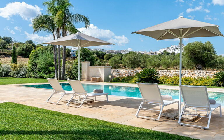 Villa Bellavista: Buitenshuis, Keer bekeken, Tuin, zwembad