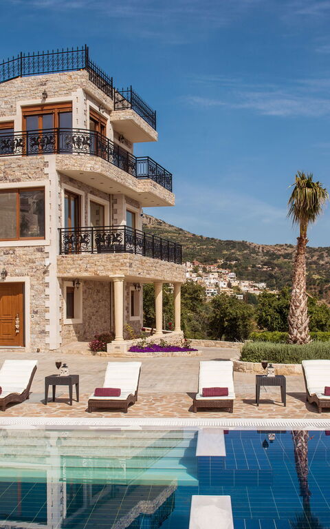 Villa Bella Mare: Buitenkanten, zwembad