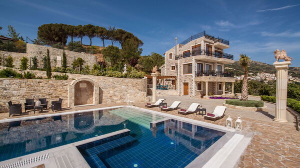 Villa Bella Mare: Buitenkanten, zwembad