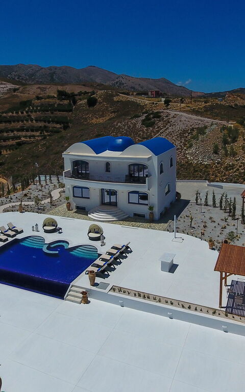 Villa Santor: Balkon / terras / patio, Buitenkanten, zwembad