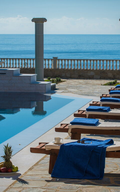 Villa Kalliste: Keer bekeken, zwembad