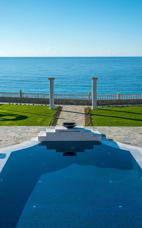 Villa Kalliste: Keer bekeken, Tuin, zwembad