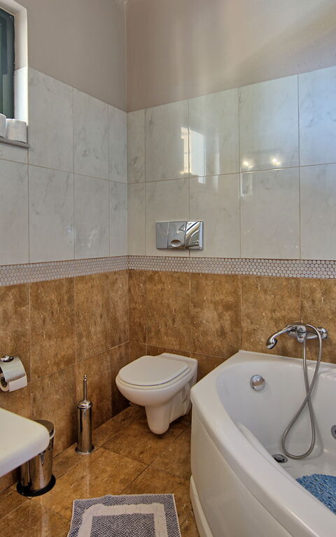 Villa Myrtia: Badkamer