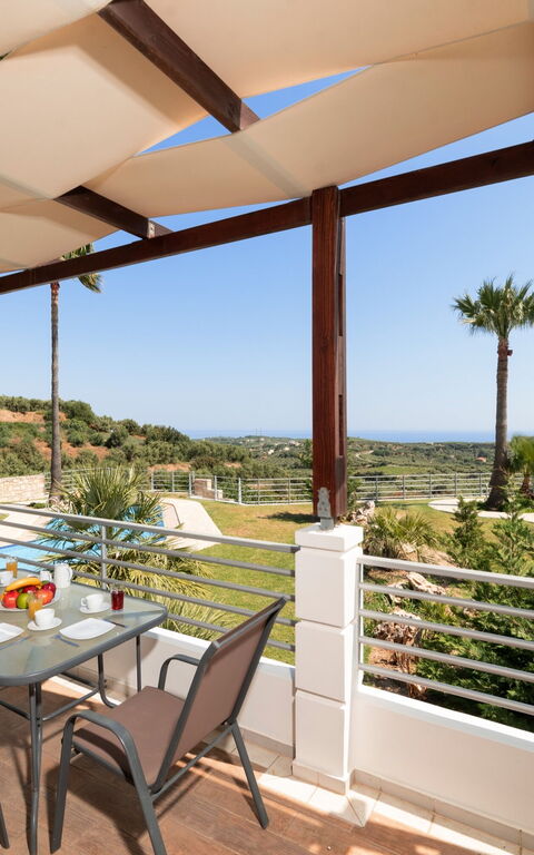 Villa Myrtia: Balkon / terras / patio