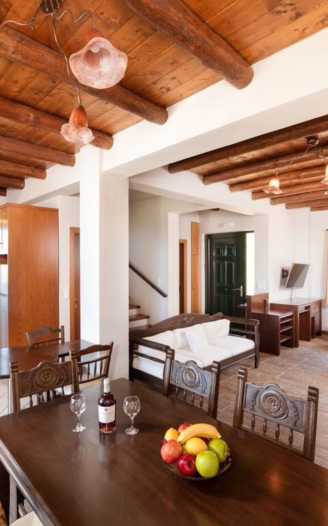 Villa Kissos: Lunchroom, Woonkamer