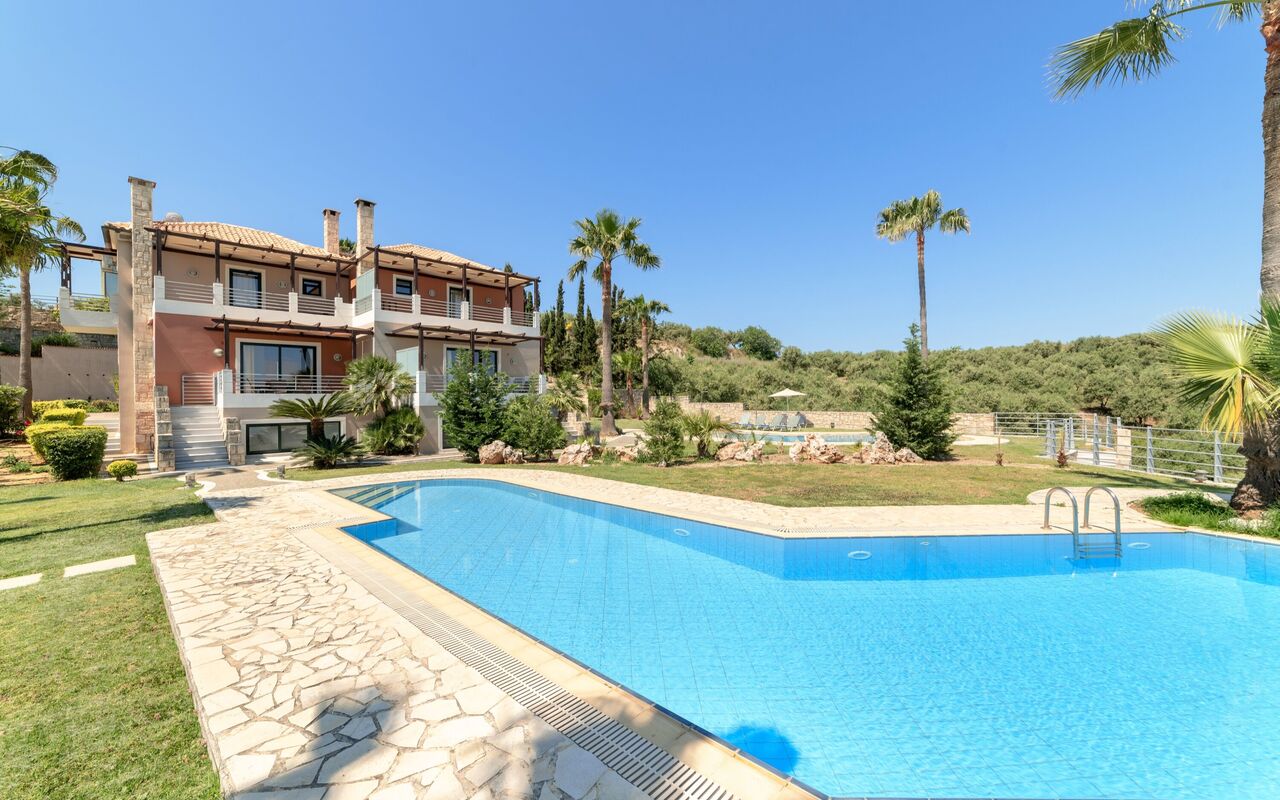 Villa Kissos: Zomer, zwembad