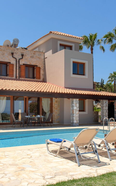 Villa Rodia: Buitenkanten, zwembad