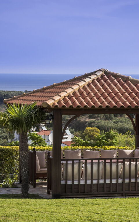 Villa Rodia: Buitenshuis, Keer bekeken, Tuin, Zomer