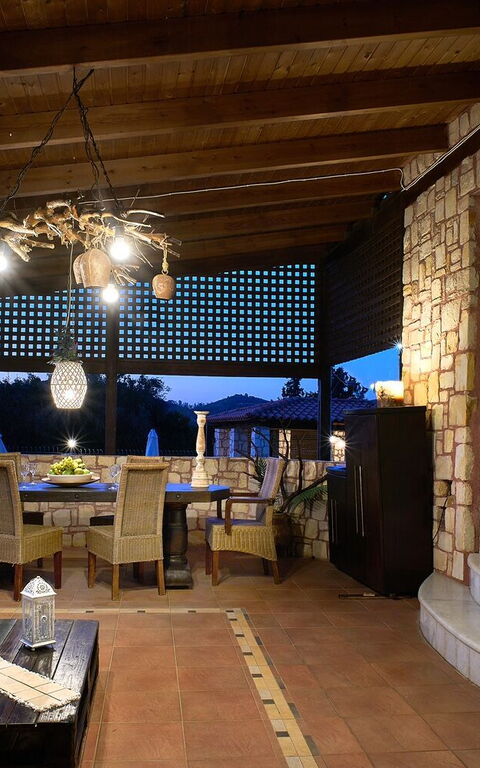 Villa Milon: Balkon / terras / patio