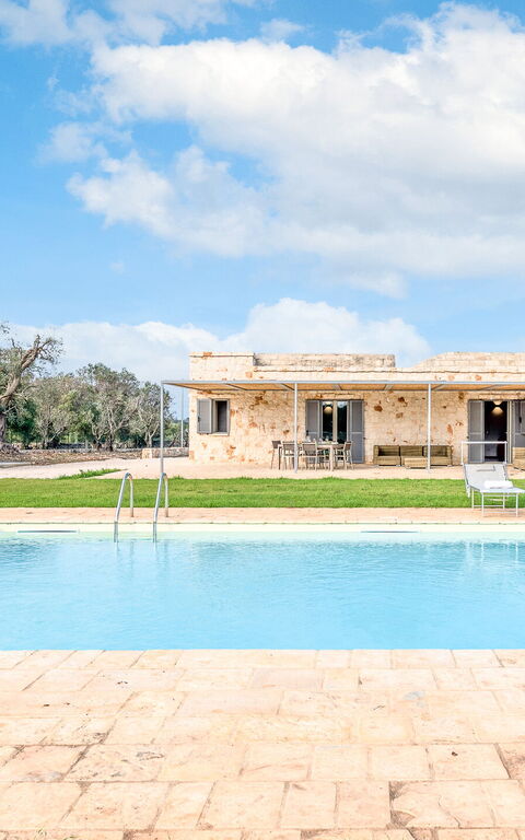 Villa Trullina: Buitenshuis, zwembad