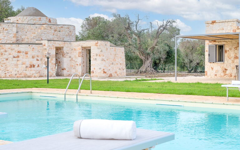 Villa Trullina: Buitenshuis, Tuin, zwembad