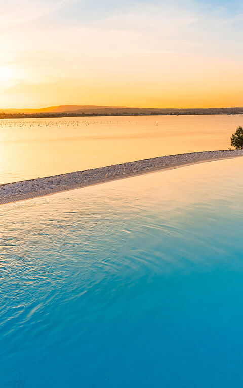 Villa Artemare: Buitenkanten, Buitenshuis, Keer bekeken, zwembad