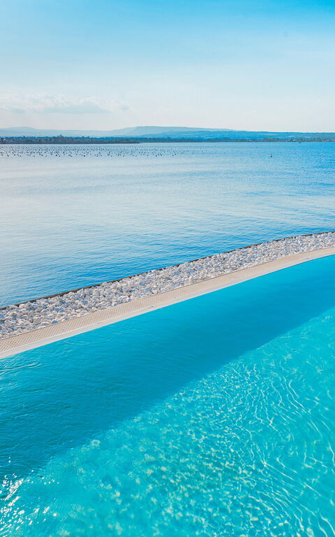 Villa Artemare: Buitenkanten, Buitenshuis, Keer bekeken, zwembad