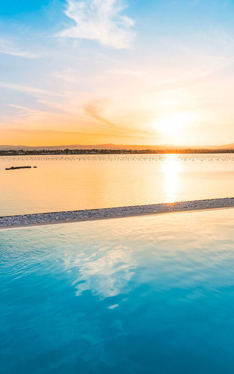 Villa Artemare: Buitenkanten, Buitenshuis, Keer bekeken, zwembad