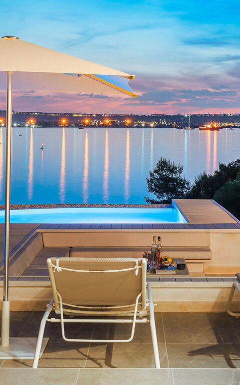 Villa Artemare: Buitenkanten, Buitenshuis, Keer bekeken, zwembad