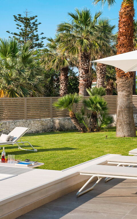 Villa Artemare: Buitenkanten, Buitenshuis, Tuin, zwembad