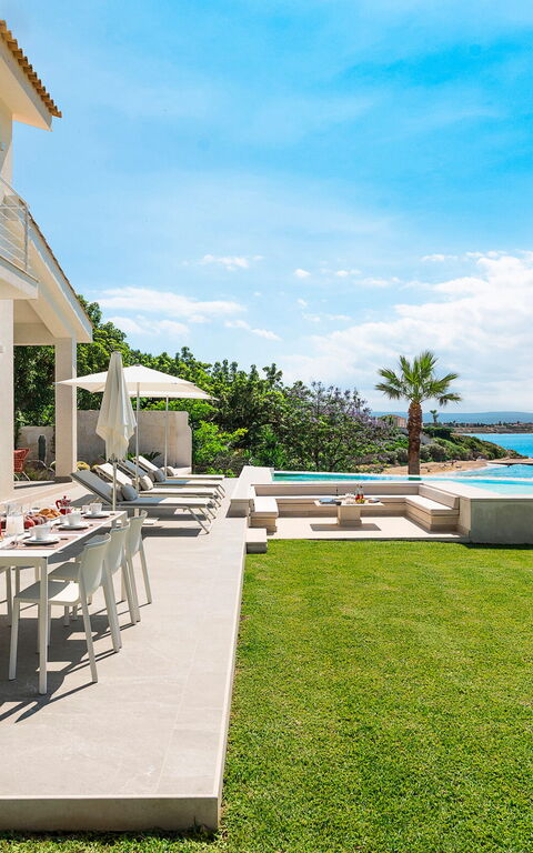 Villa Artemare: Buitenkanten, Buitenshuis, Keer bekeken, Tuin