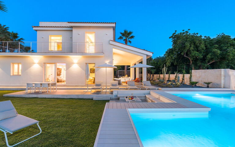 Villa Artemare: Buitenkanten, Buitenshuis, Tuin, zwembad