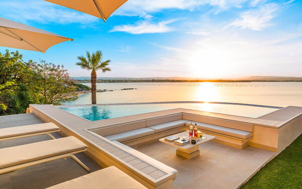 Villa Artemare: Buitenkanten, Buitenshuis, Keer bekeken, Tuin, zwembad