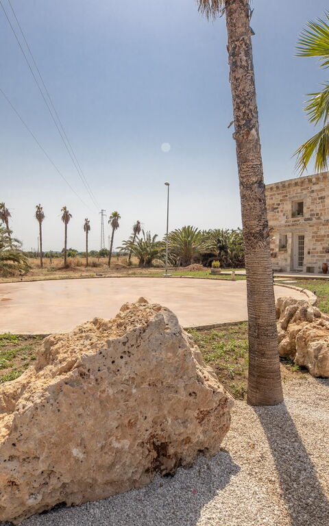 Villa Turris: Hoofdingang, Tuin