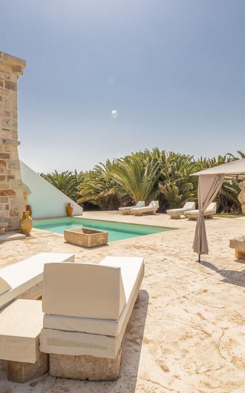 Villa Turris: Balkon / terras / patio, zwembad