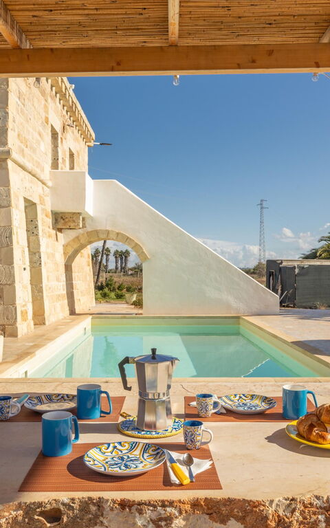 Villa Turris: Balkon / terras / patio, Buitenkanten, Buitenshuis, zwembad
