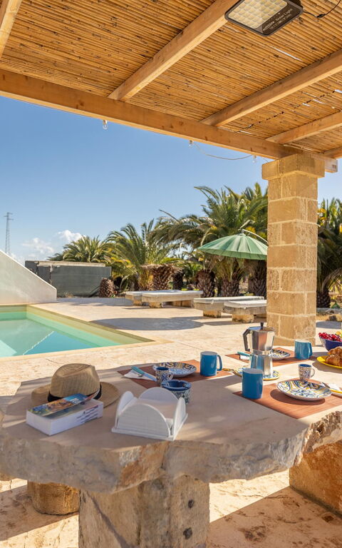 Villa Turris: Balkon / terras / patio, Buitenkanten, Buitenshuis, zwembad