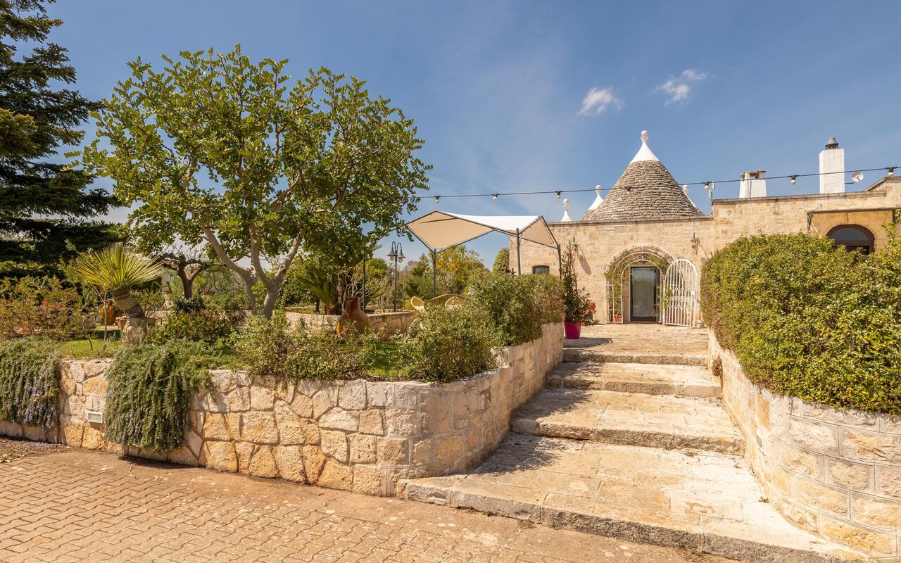 Trullo Patricia Pool: Buitenkanten, Hoofdingang