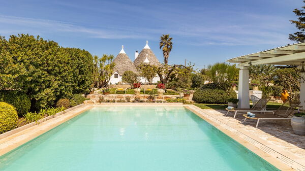 Trullo Patricia Pool: Buitenshuis, Tuin, zwembad