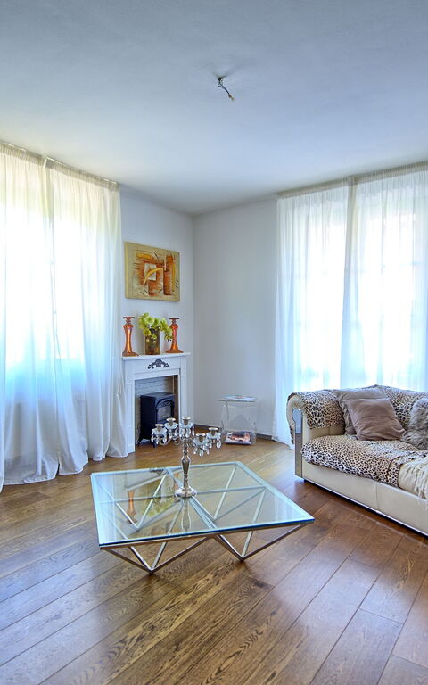 Casa White: Woonkamer