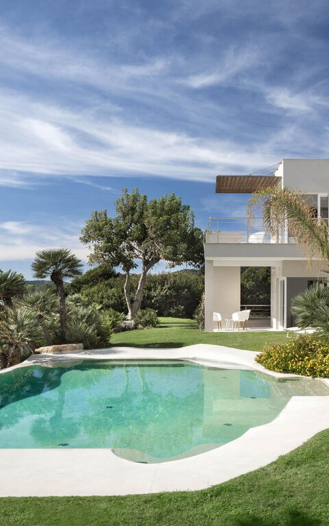 Villa Vera: Balkon / terras / patio, Keer bekeken, Tuin, zwembad