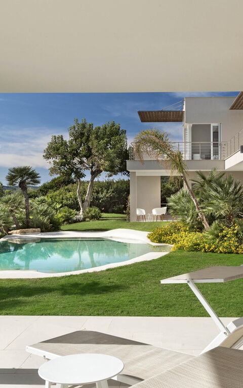 Villa Vera: Balkon / terras / patio, Buitenshuis, Keer bekeken, Tuin, zwembad