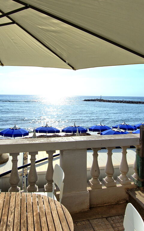 Casa Riva: Balkon / terras / patio, Buitenshuis