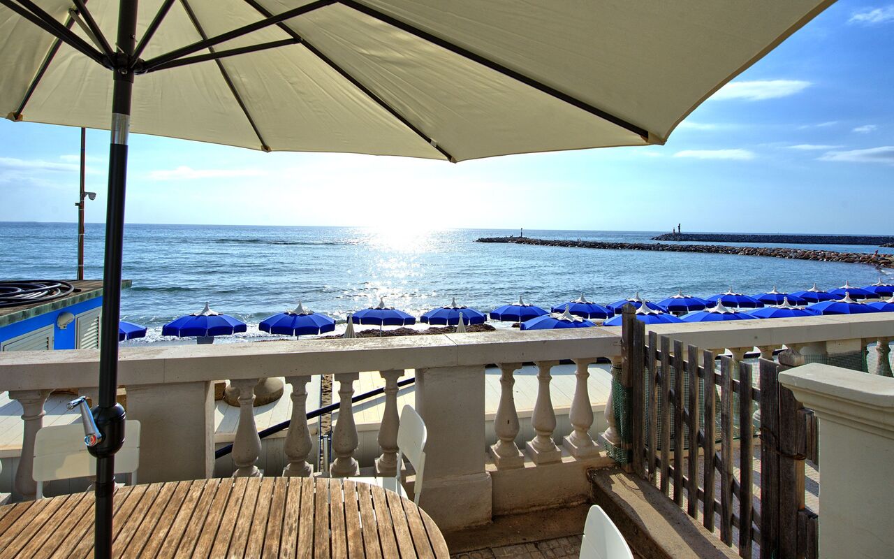 Casa Riva: Balkon / terras / patio, Buitenshuis