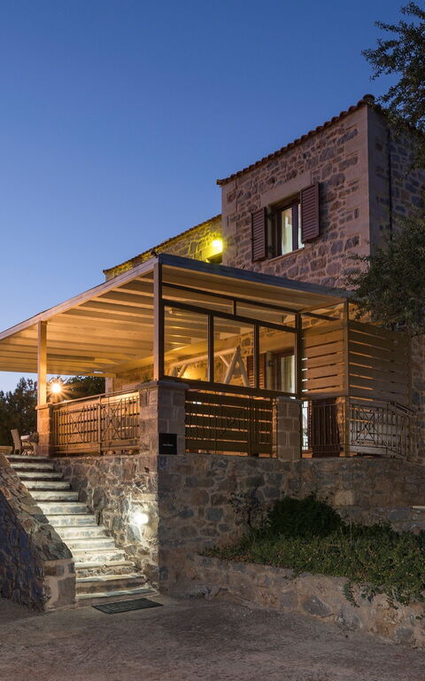 Villa Gianna: Buitenkanten, Buitenshuis