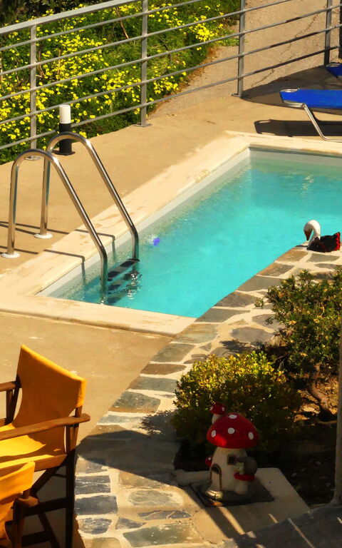 Aretousa: Buitenshuis, zwembad