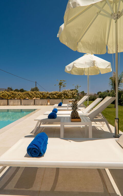 Aelia: Buitenshuis, Tuin, zwembad