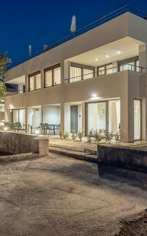 Aelia: Buitenkanten, Tuin