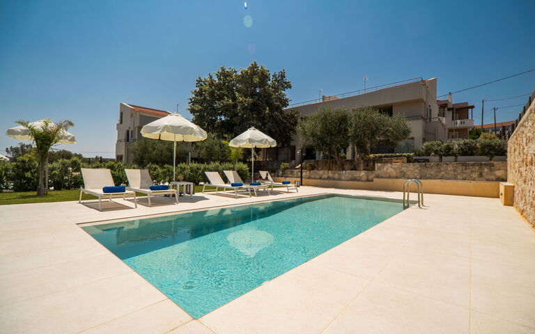 Aelia: Buitenshuis, Tuin, zwembad