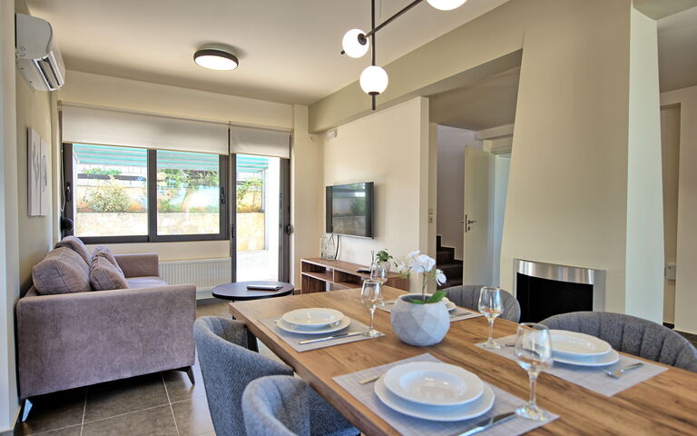 Iris: Lunchroom, Woonkamer