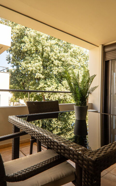 Dioni: Buitenshuis, Tuin, zwembad