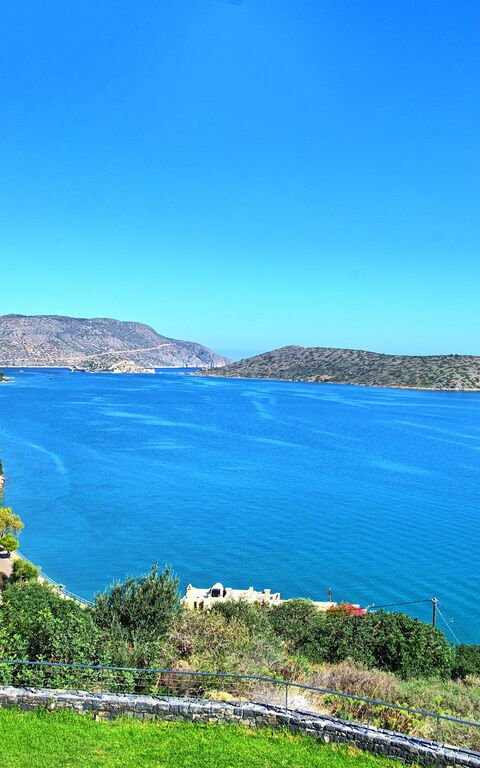 Villa Marina: Buitenshuis, Keer bekeken